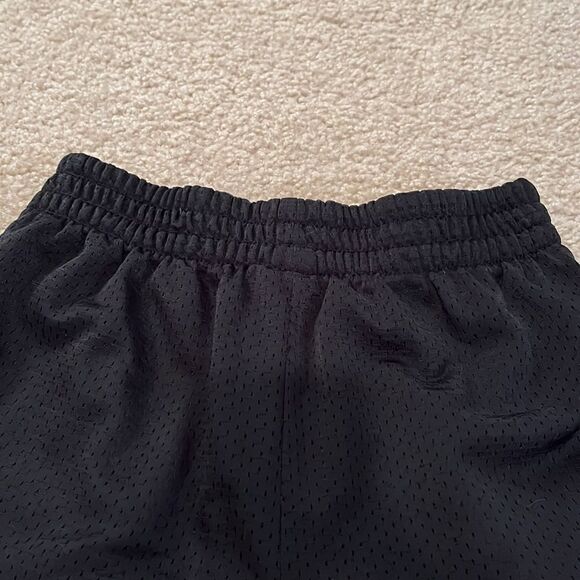 SIZE MEDIUM BLACK SHORTS - Picture 6 of 8